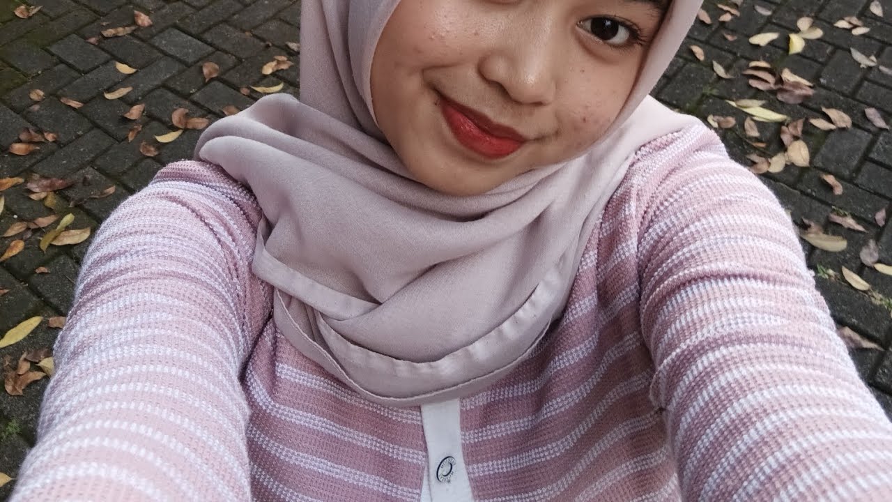 English Vlog Tasks About Myself_Rena Indriyanti 2506030017 