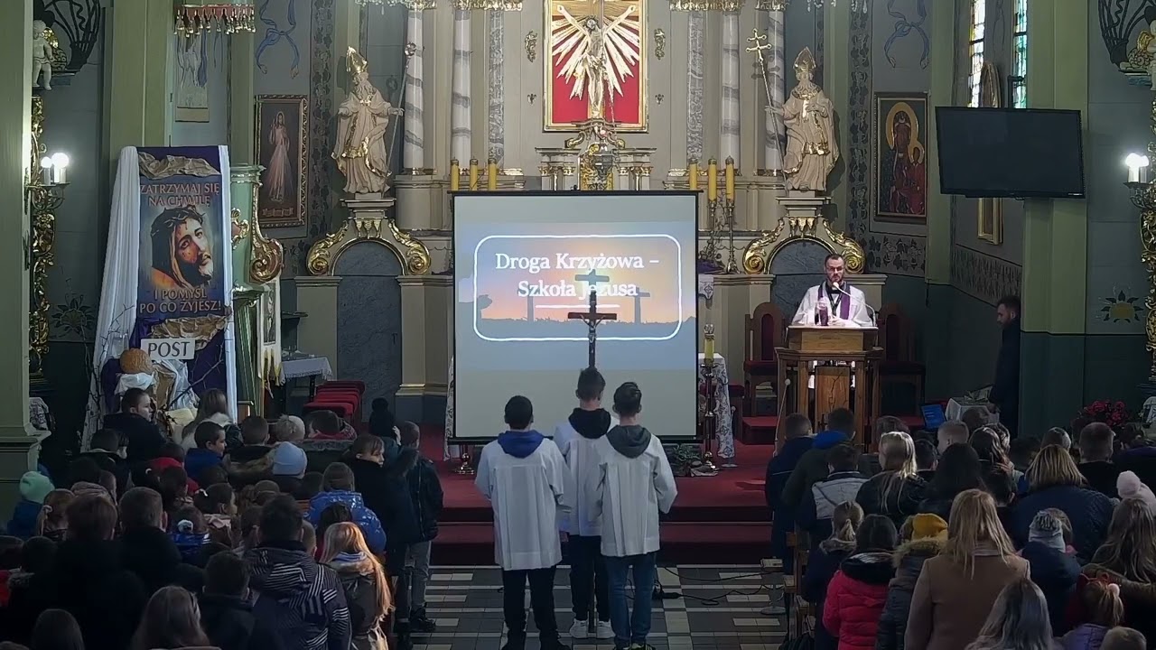 Szkolne Rekolekcje Wielkopostne - Droga Krzyżowa - prowadzi  ks. Mateusz Wielgosz 27.02.2023