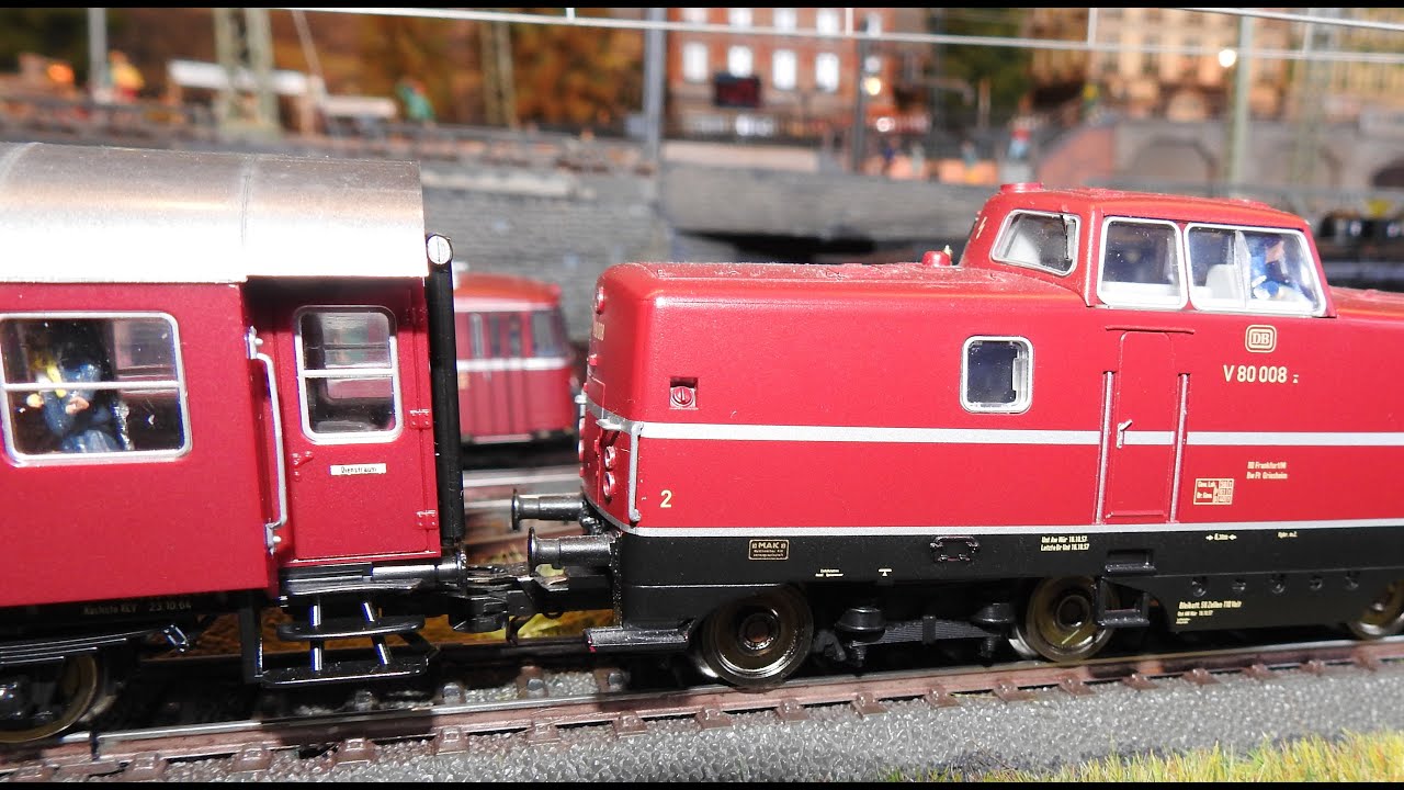 V 80 008 mit 3-achsigen Umbauwagen auf dem Weg von Lauda nach Würzburg