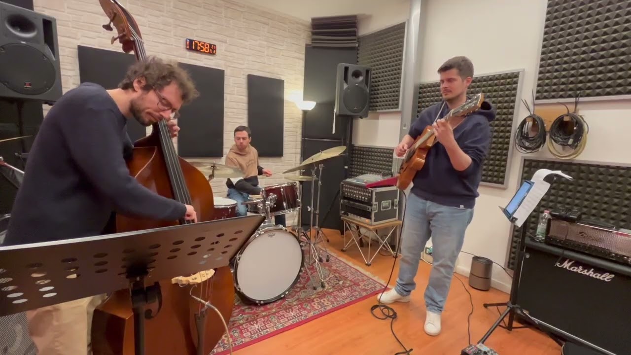 Jazz Trio Trading Fours, Twos & Ones | Out of Nowhere (Full Session Jazz Standard)