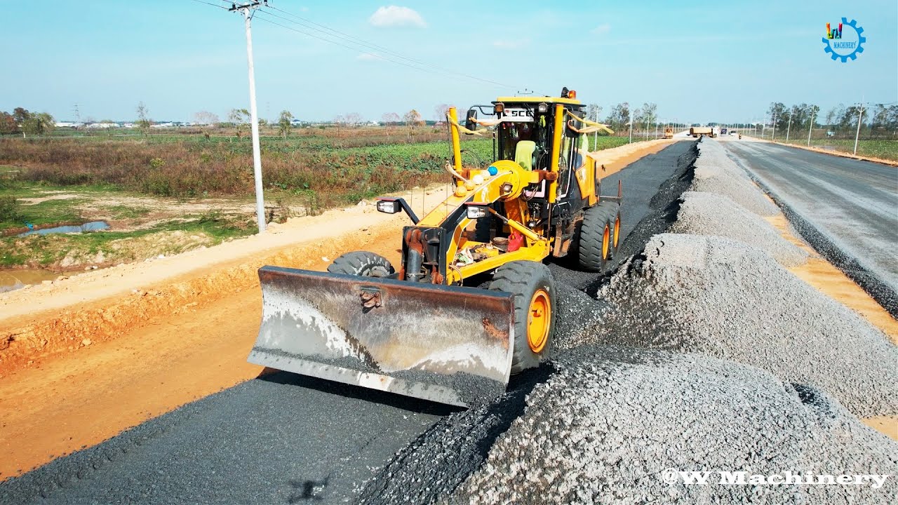 Perfect Action Liugong Grader Spreading Gravel Building Foundation New Roads Operation Skills