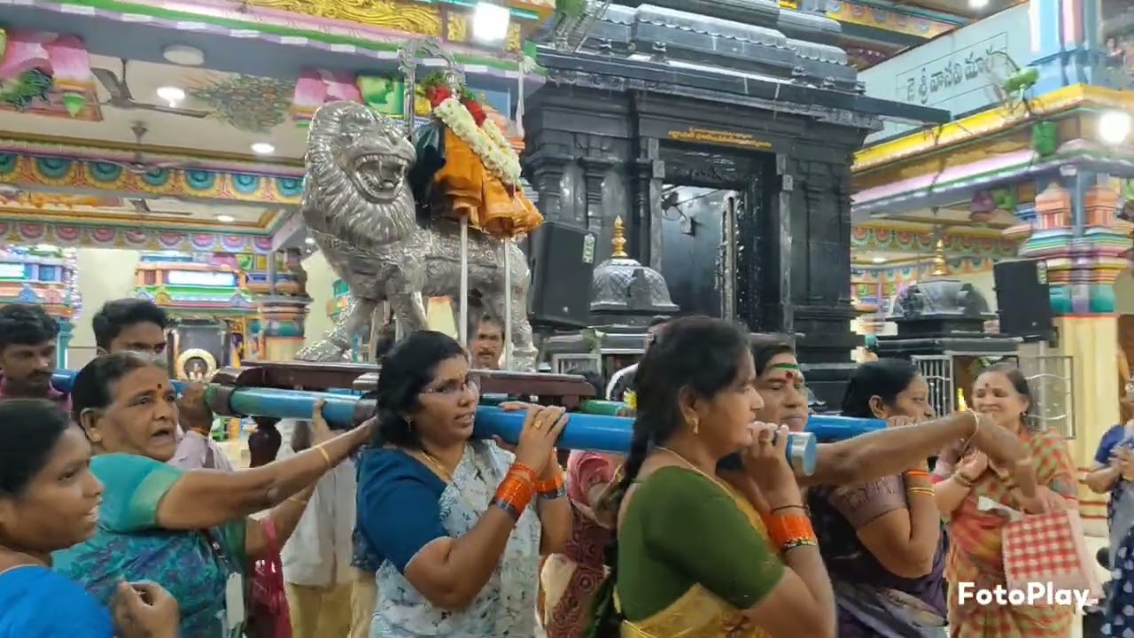 వాసవి మాత పల్లకి సేవ
