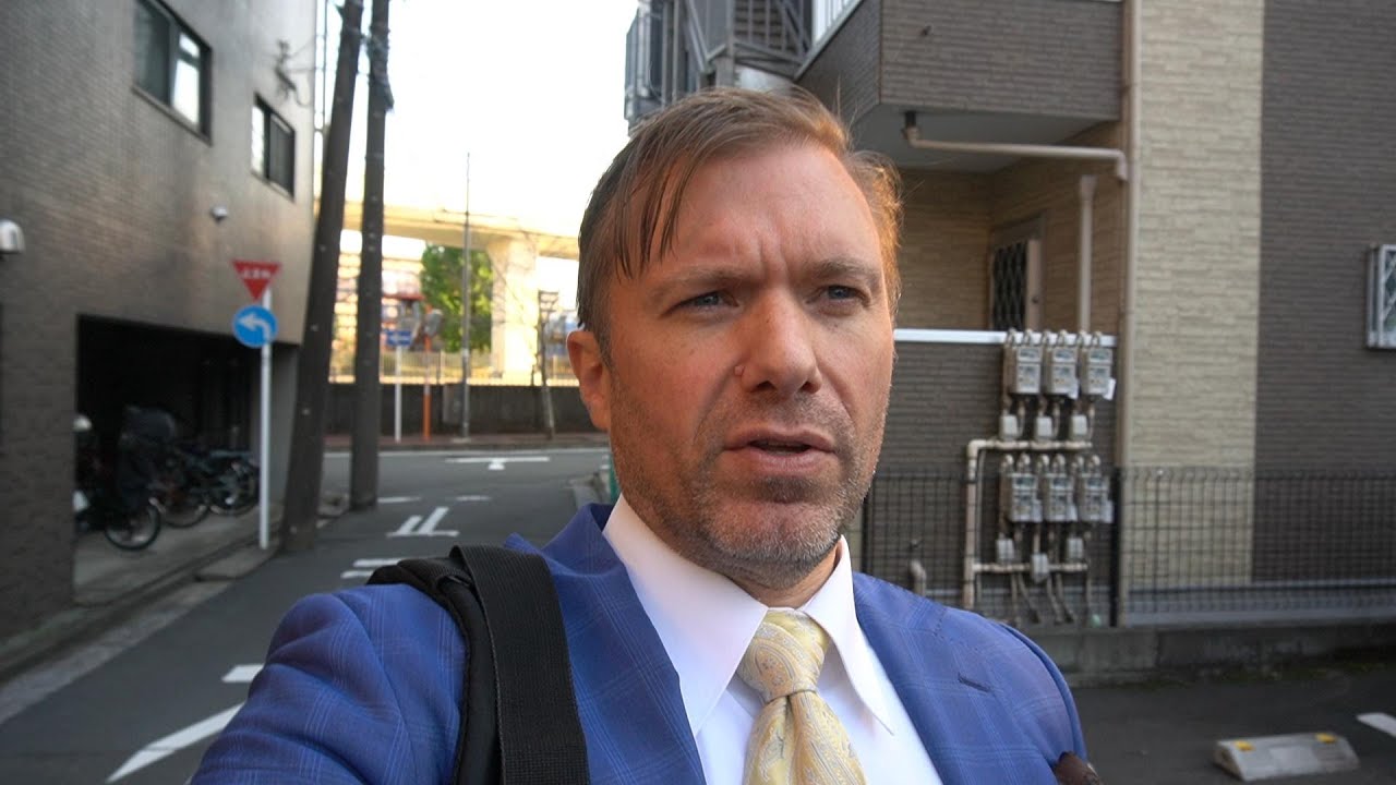 Загадочная жизнь иностранцев — то, что мы хотели бы рассказать другим.