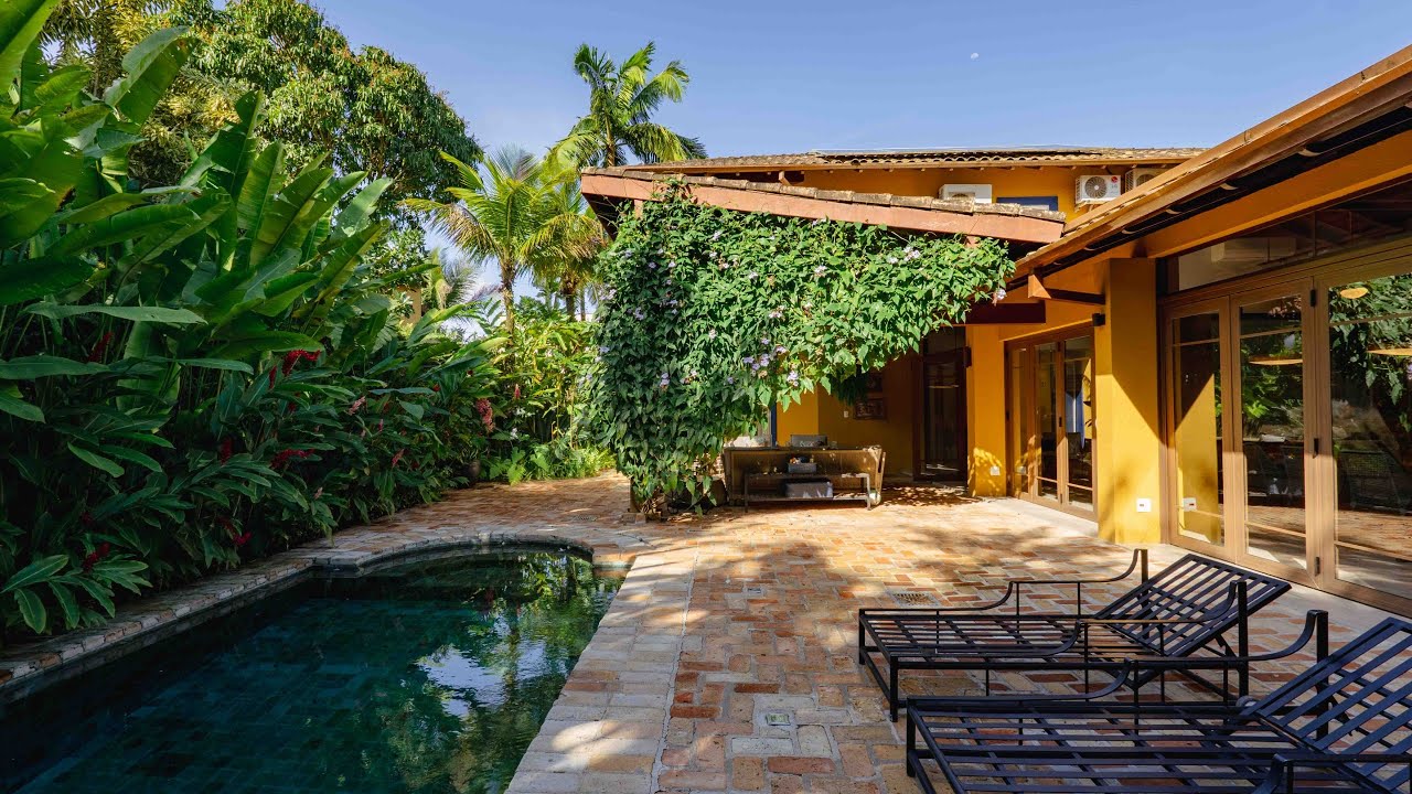 Casa em Condomínio - 50 Metros da Areia - Praia da Baleia - BAL-009
