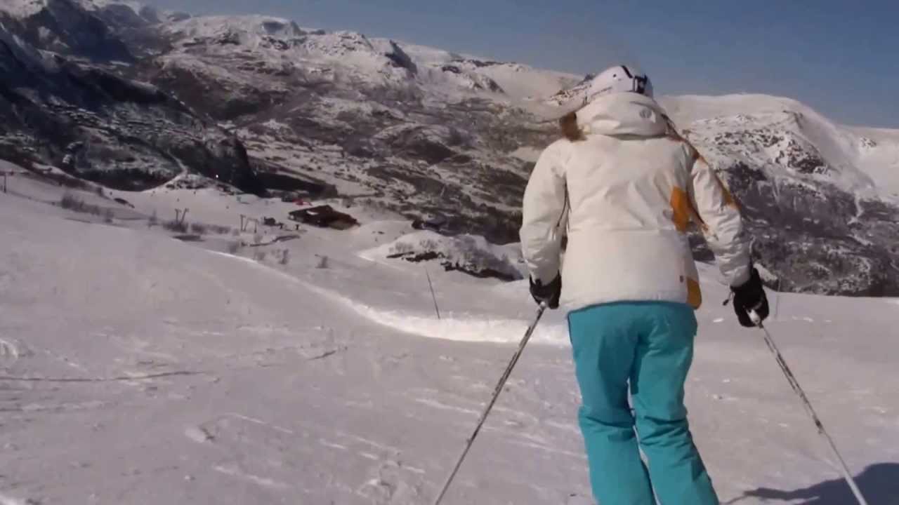 Hemsedal skiing Totten - Lodgen non stop. Top to bottom 810 m vertical drop