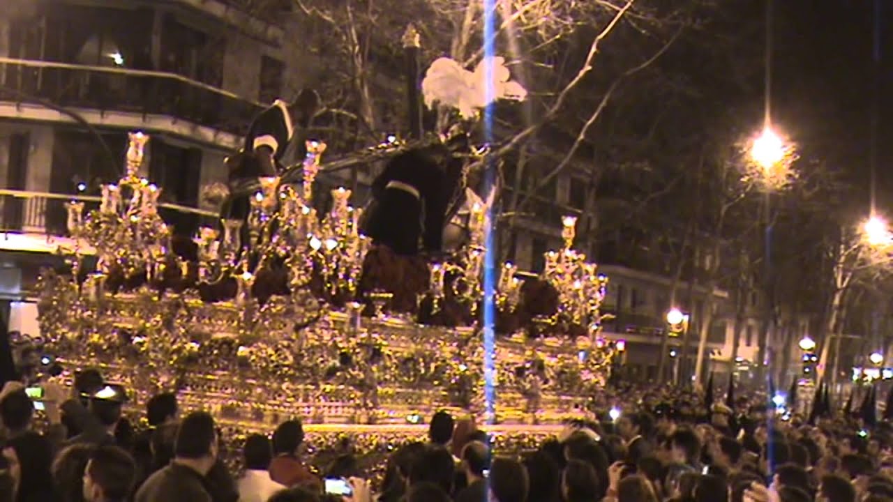 TRES CAIDAS 2013 SEVILLA  TODO EL RECORRIDO DE LA MADRUGA