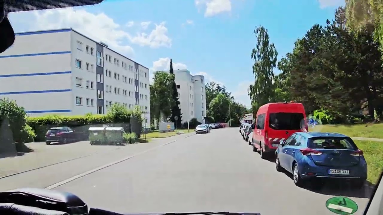 Villingen am Stadtrand &ndash; ruhige Fahrt bei sch&ouml;nem Wetter