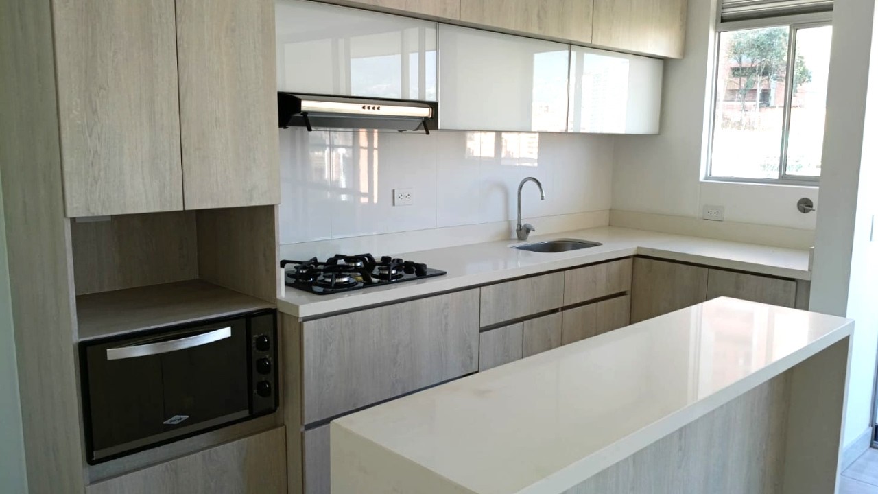 COD 6073 Se vende APARTAMENTO en Las Lomitas - Sabaneta.
