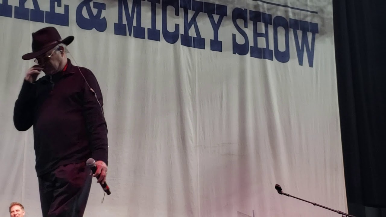 Nine Times Blue: Mike Nesmith (of The Monkees). St Louis (Sound Check): March 16th, 2019