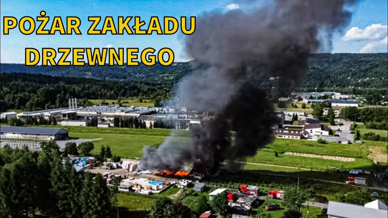 [ALARMOWO] Jednostki PSP i OSP, LPR, ZRM i policji do pożaru zakładu drzewnego w Białce.