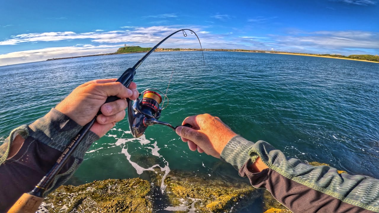This Breakwall Fired 🔥Land Based Lure Fishing !!