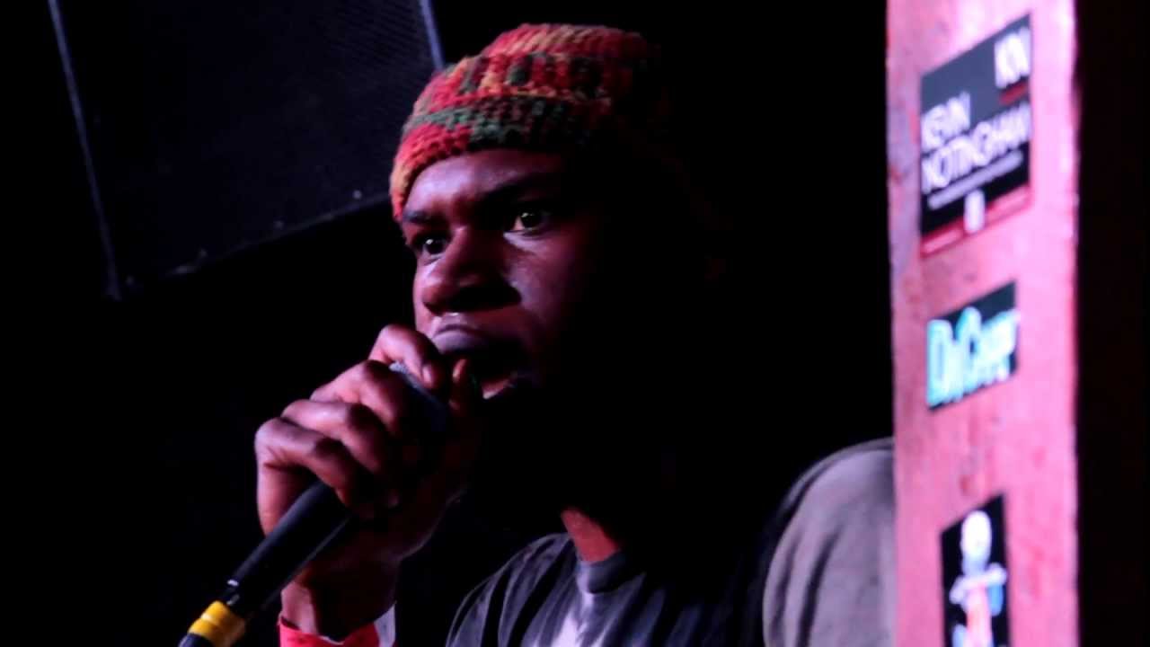 Nemo Achida performing 