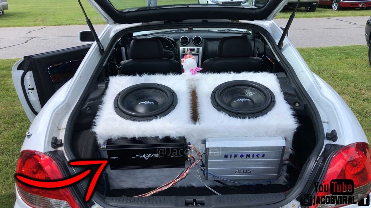 SHE HAS AN IMPRESSIVE BUDGET SYSTEM IN HER HATCHBACK!
