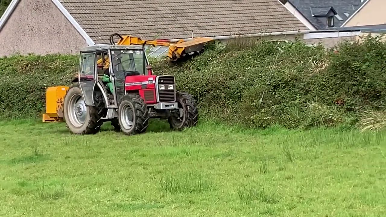 Hedge cutting with Massey ferguson 390 Turbo and twose hedge cutter