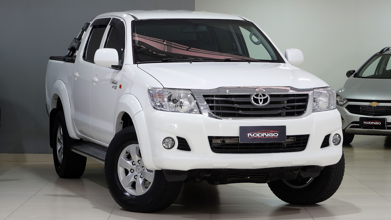 TOYOTA HILUX 2015 IMPECÁVEL com SÓ 117.000 KM na Rodrigo - RARIDADE à venda por APENAS R$ 115 MIL!