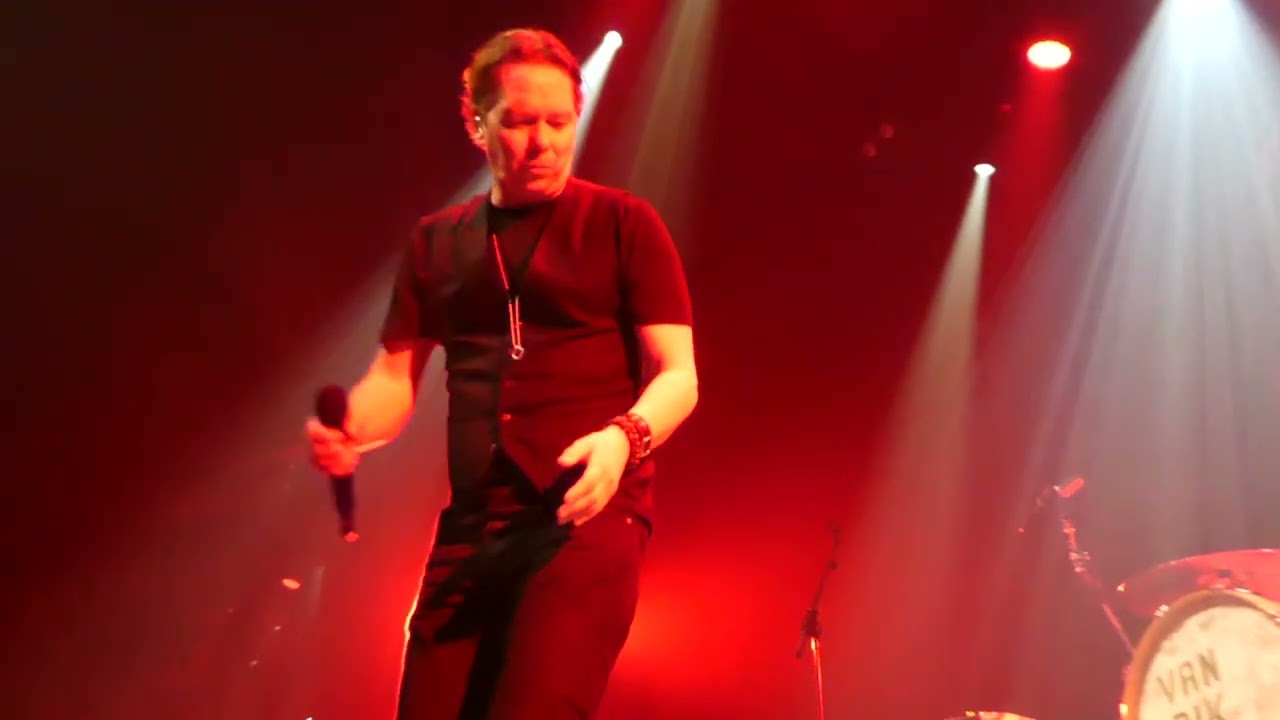 Van Dik Hout - Mijn houten hart (De Poema's) @ Tivolivredenburg Utrecht (1/9)