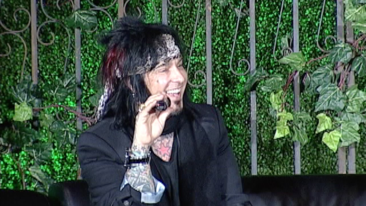 2011: Nikki Sixx Interview