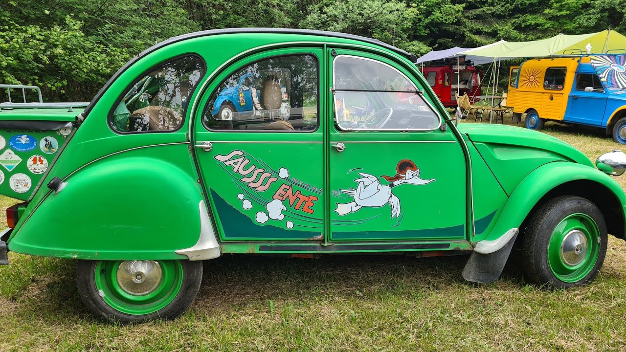 Ententreffen 2024: Citro&euml;n 2CV in Maria Laach | Oldtimer