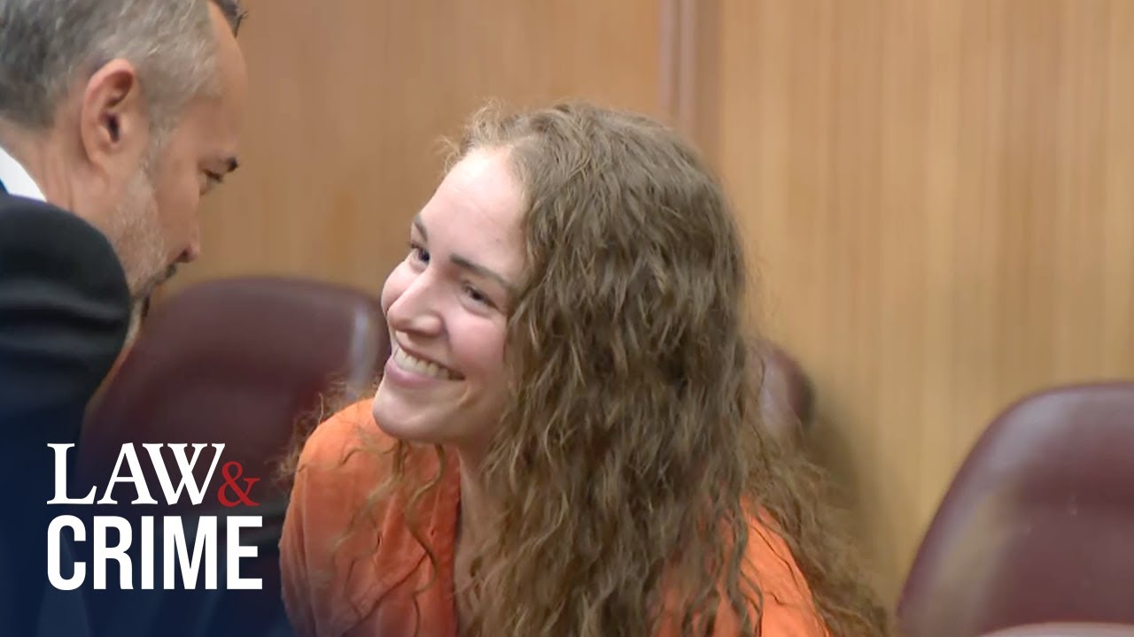 OnlyFans Model Accused of Killing Boyfriend Smiles, Laughs With Lawyers Ahead of Hearing