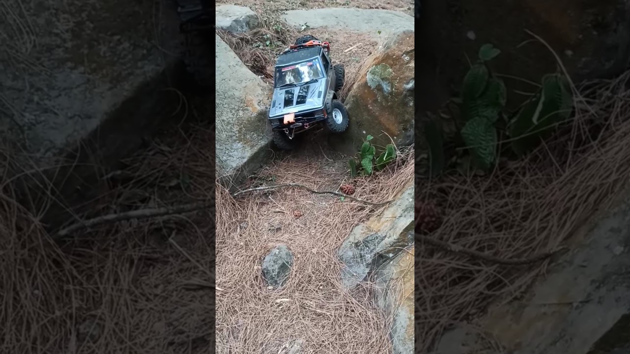 1/10 cherokee tubular rock offroad trail 4x4 RC car #shorts #rccars #rcoffroad #remotecontrolcars