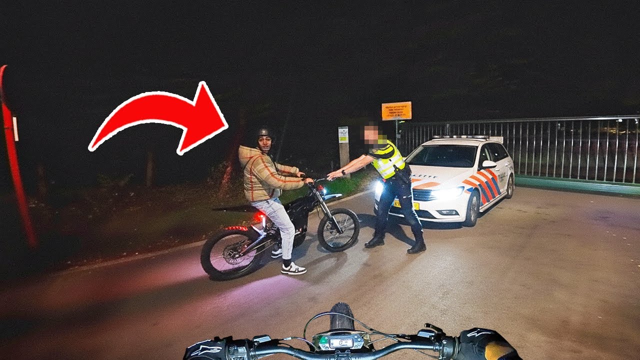 broertje wordt van zijn surron getrokken door de politie...