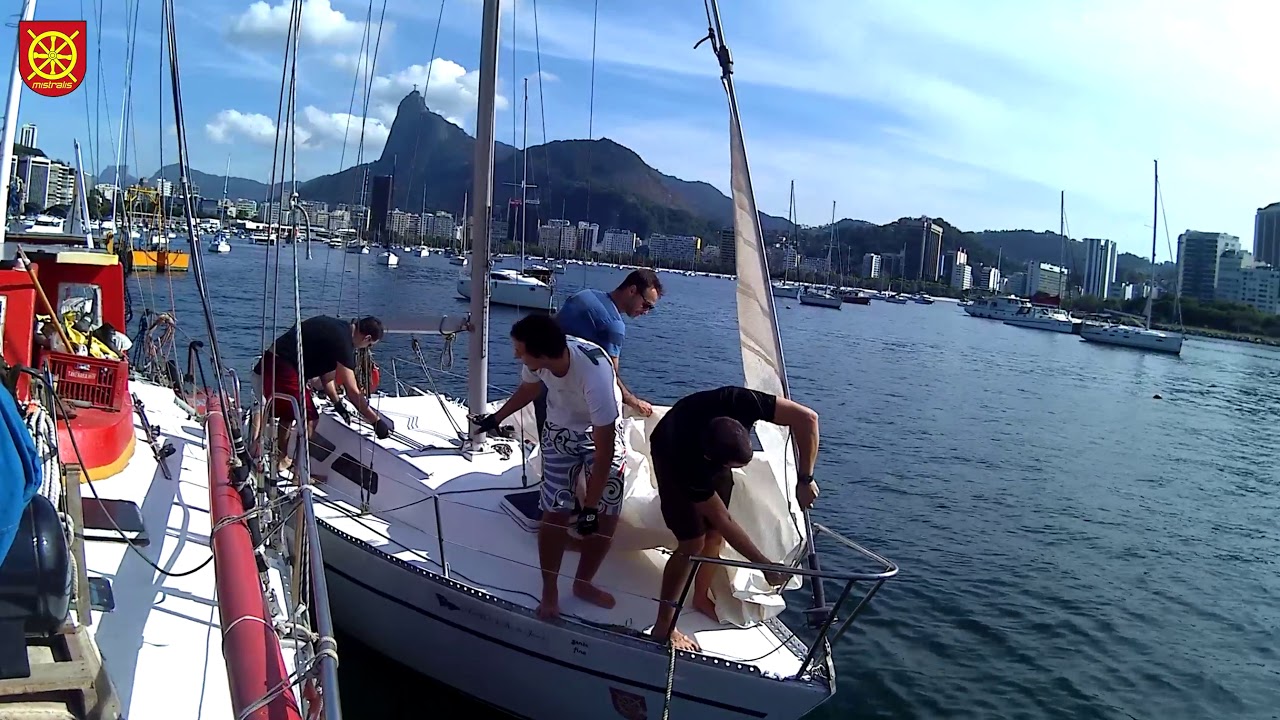 Como içar uma vela no enrolador de genoa