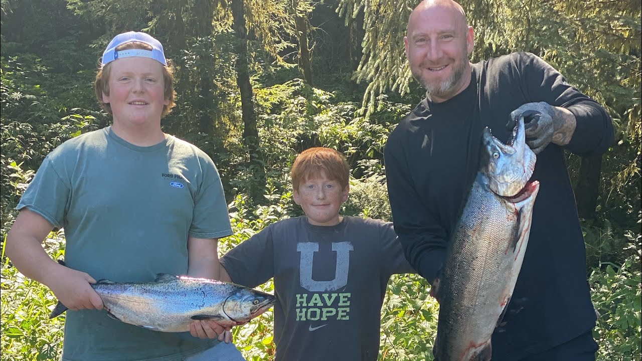 Catching salmon on the siletz river! ( caught a biggon’)