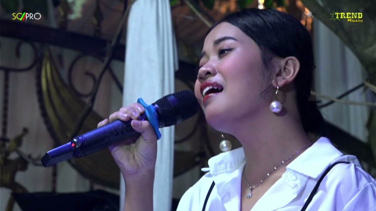 cincin kepalsuan ( wulan lida ) cover live trend music