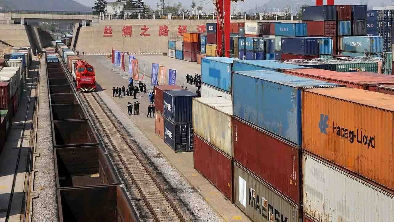 China pledges 124 billion US dollars for new Silk Road project