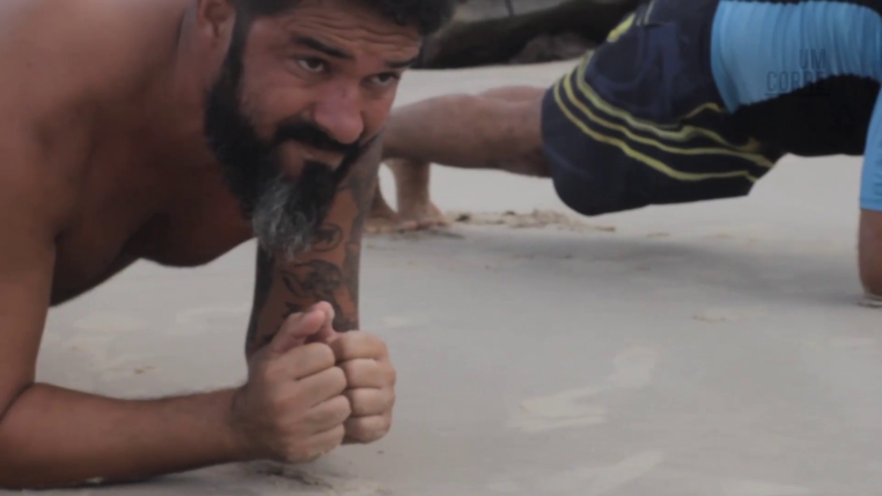 Aprimoramento no surf com longboard