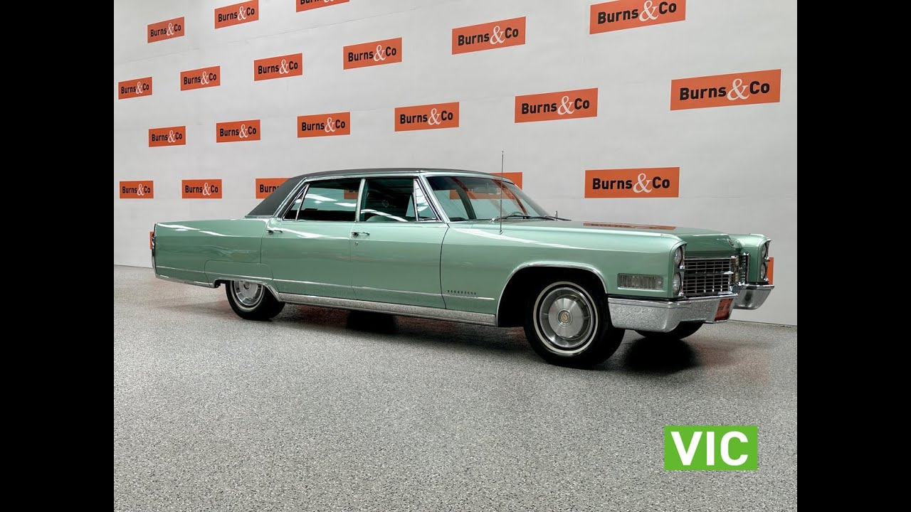 Cadillac Fleetwood Brougham 429 V8 Auto Sedan 1966 года выпуска.
