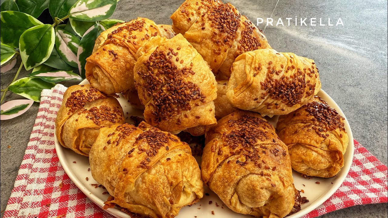 FIRINDAN ÇIKAR ÇIKMAZ BİTİYOR❗️AŞIRI LEZZETLİ KAT KAT ÇITIR KREMALI KOLAY BÖREK TARİFİ😋