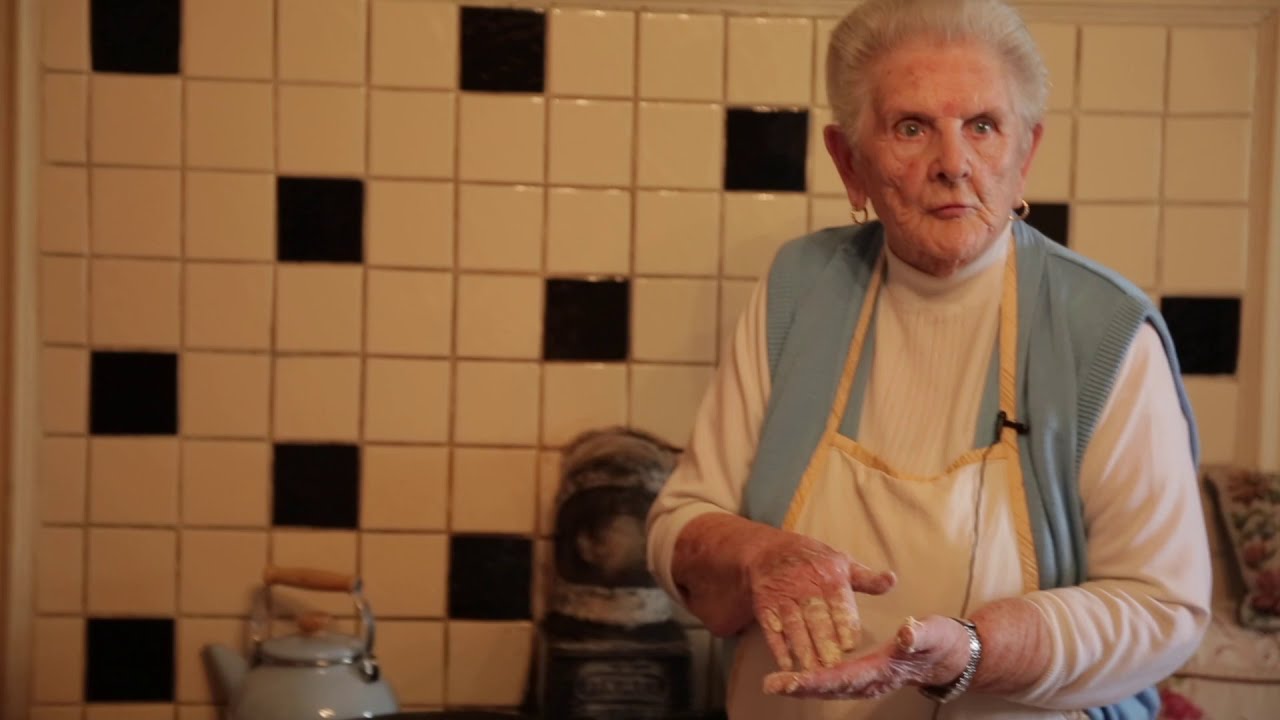 Making Traditional Irish Griddle Bread with Brigid in her Farm Cottage