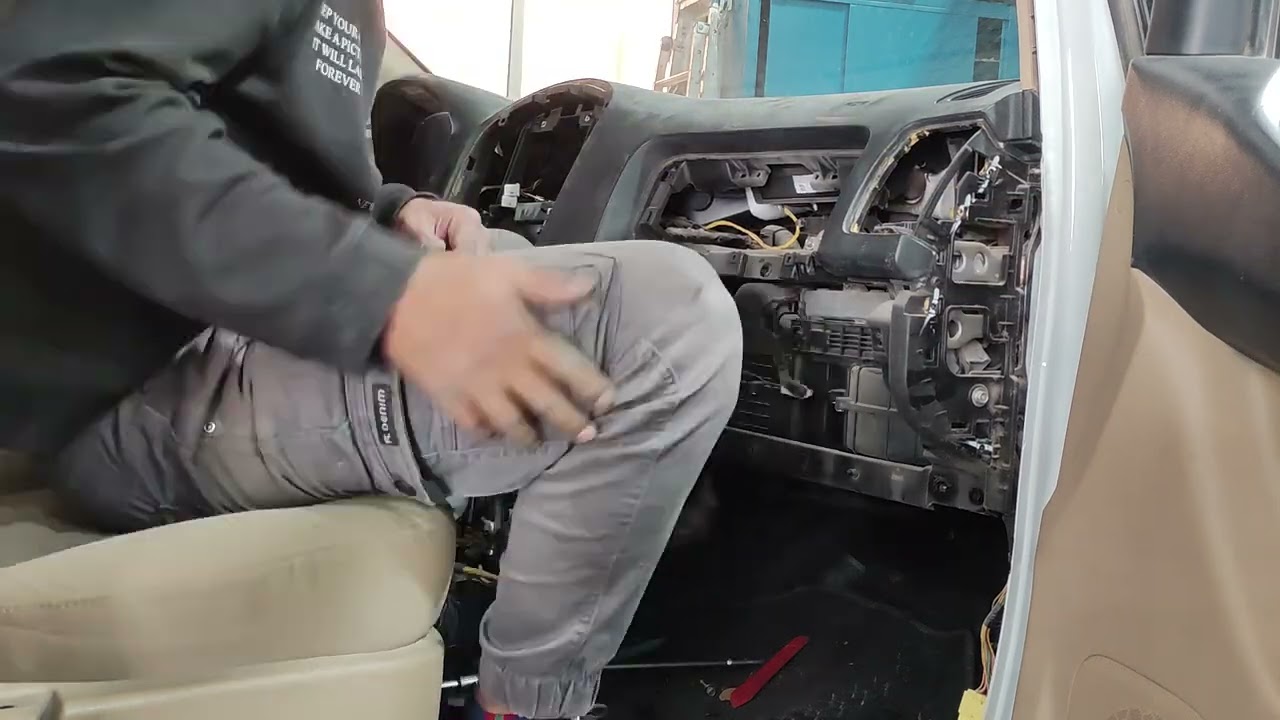hyundai H1 2017 Dashboard removal..