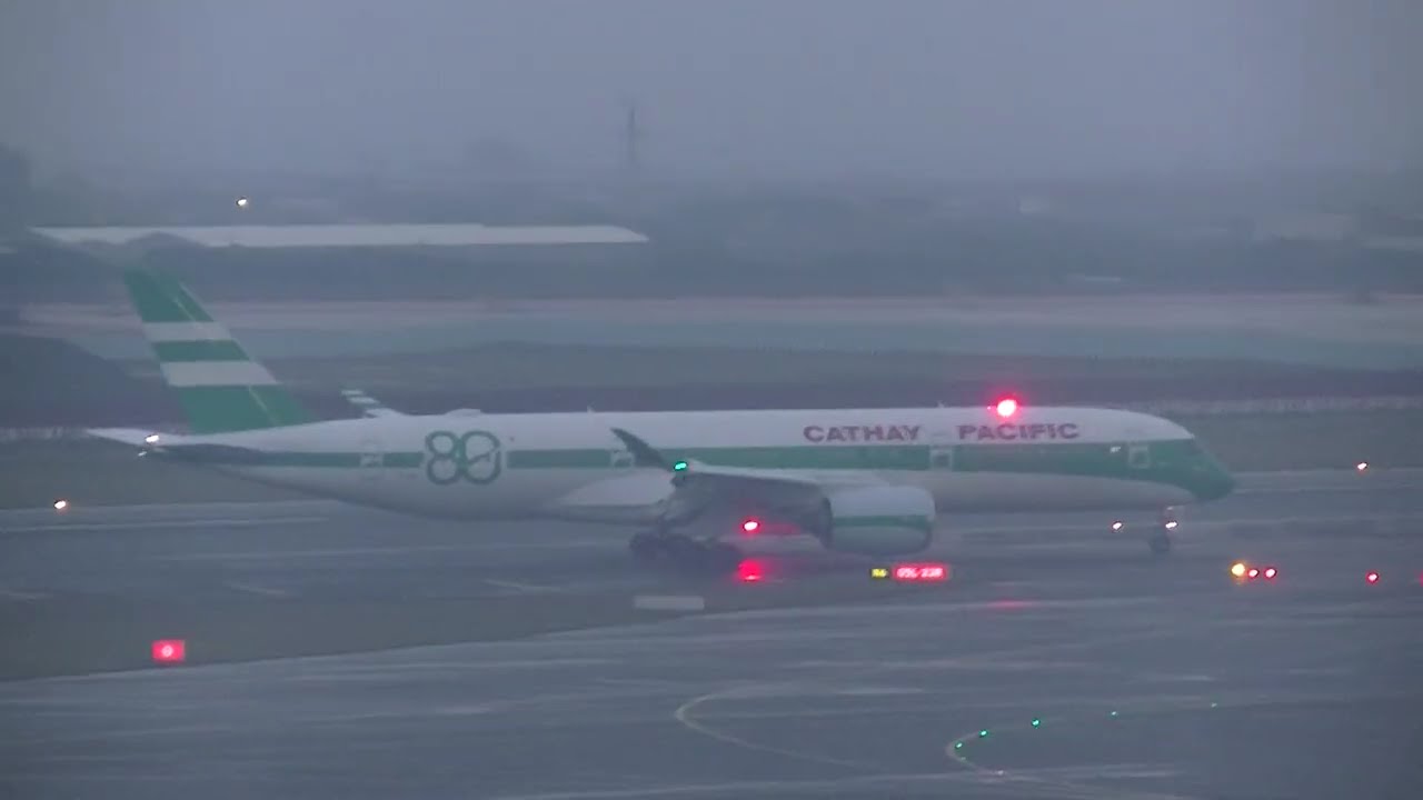 國泰航空 Cathay Pacific A350-941(B-LRJ, 80週年 80th Anniversary) CX-472 香港(HKG)→桃園(TPE) landing