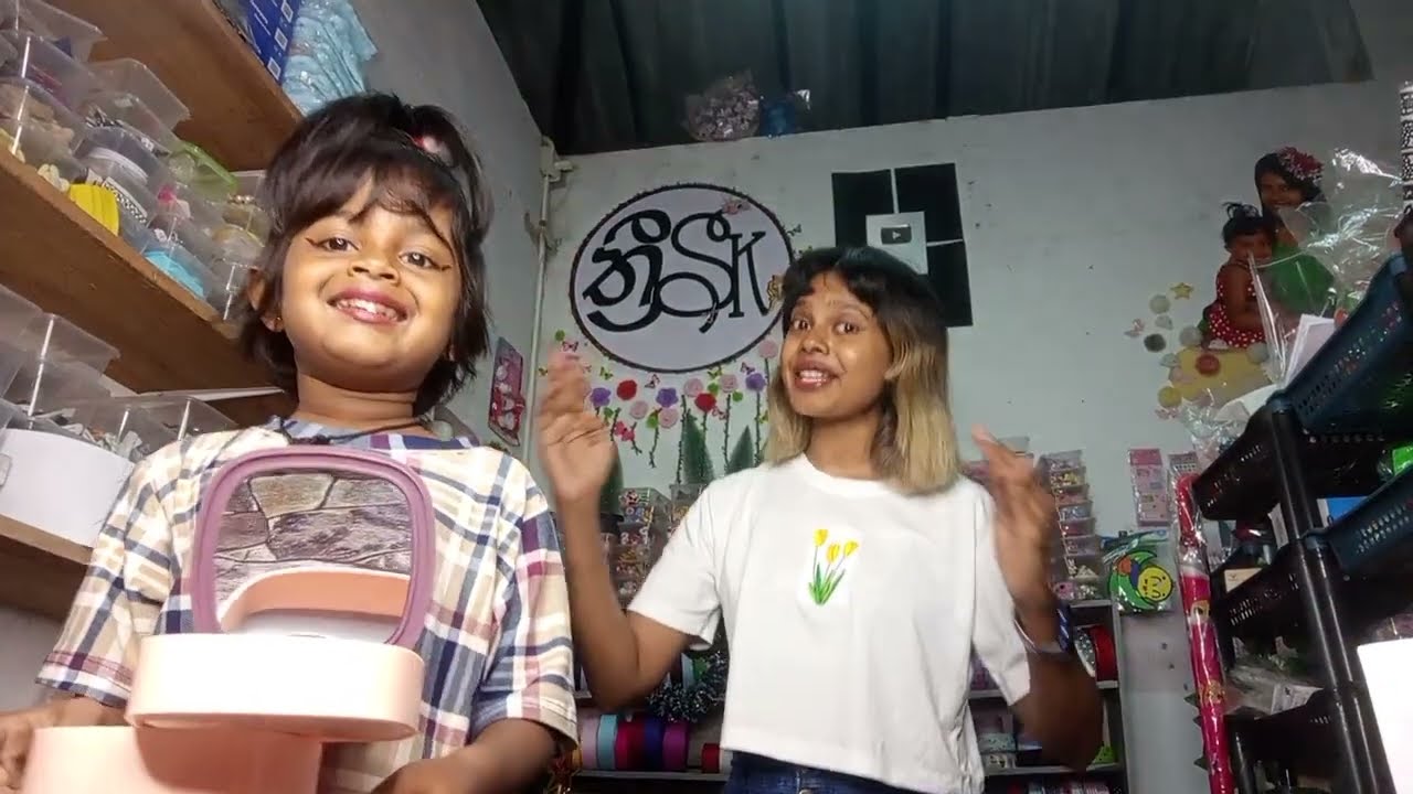 මේකේ කෑලි 16 ක්ම තියනවා 