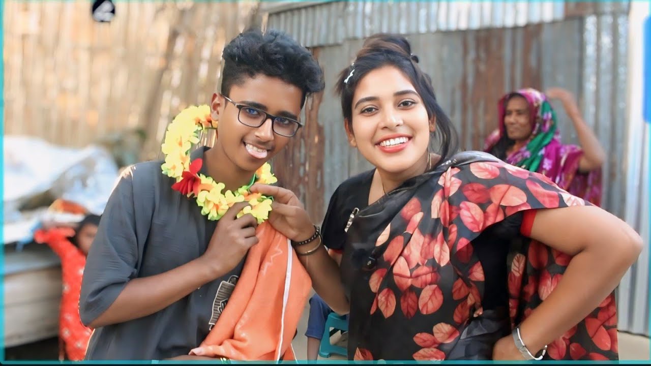 গেঁথেছিলাম ফুলের মালা দুলাভাই পরাবো পড়াবো কার গলে Moyna sundory 