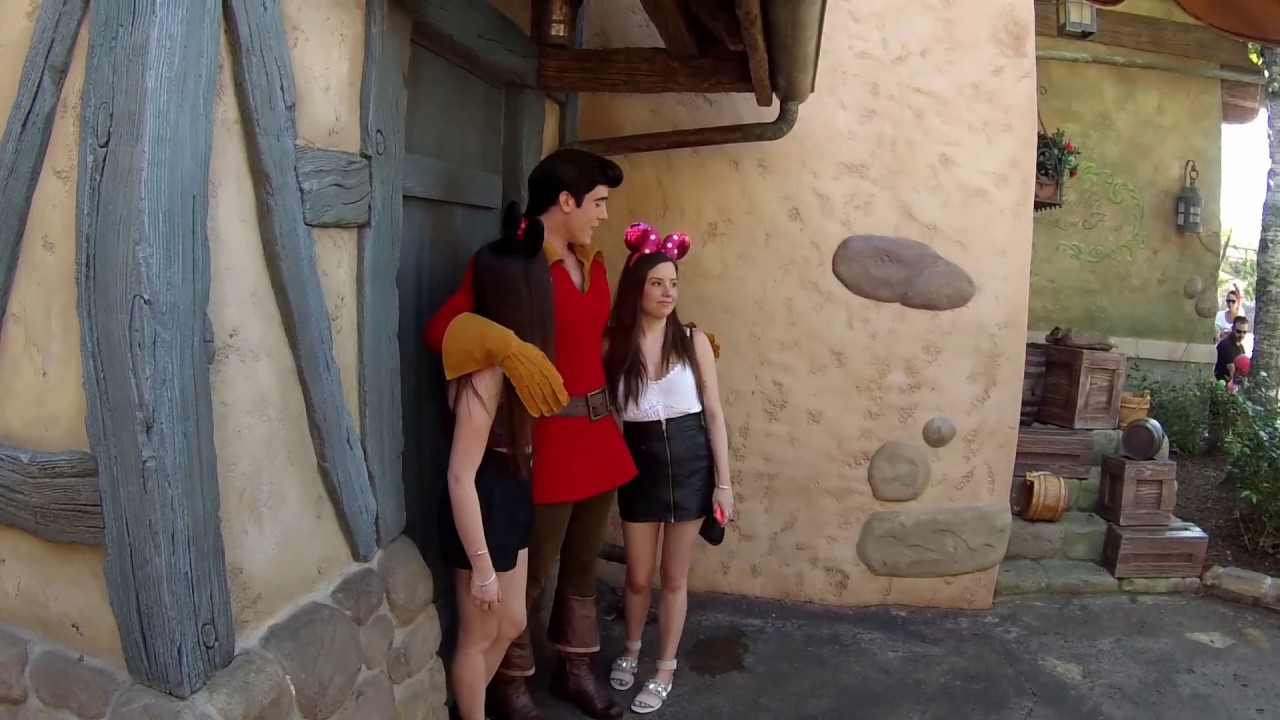 Gaston woos the ladies