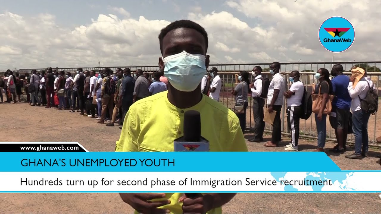Hundreds turn up for second phase of Immigration Service recruitment