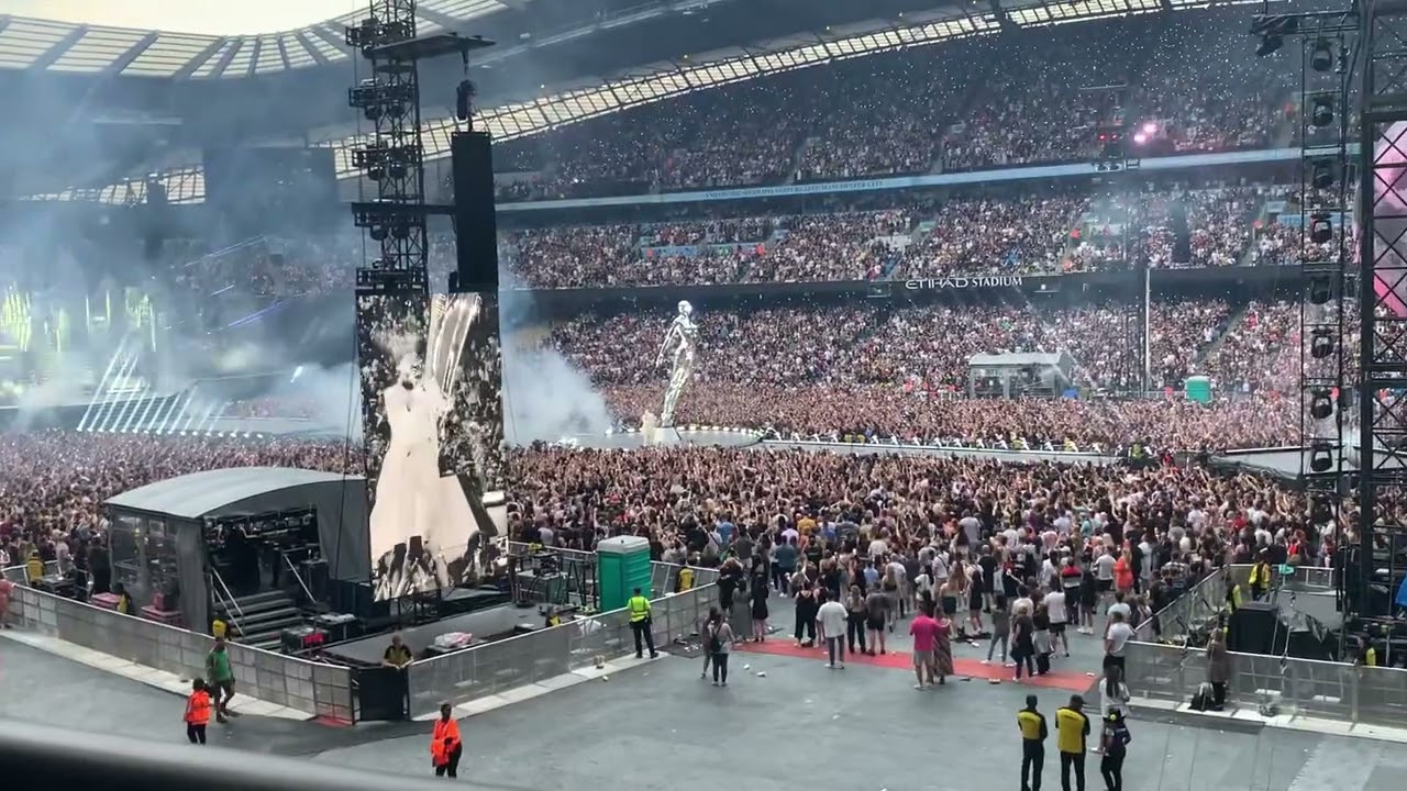 Lost In The Fire - The Weeknd @ Manchester, Etihad Stadium (After Hours Til Dawn Tour)