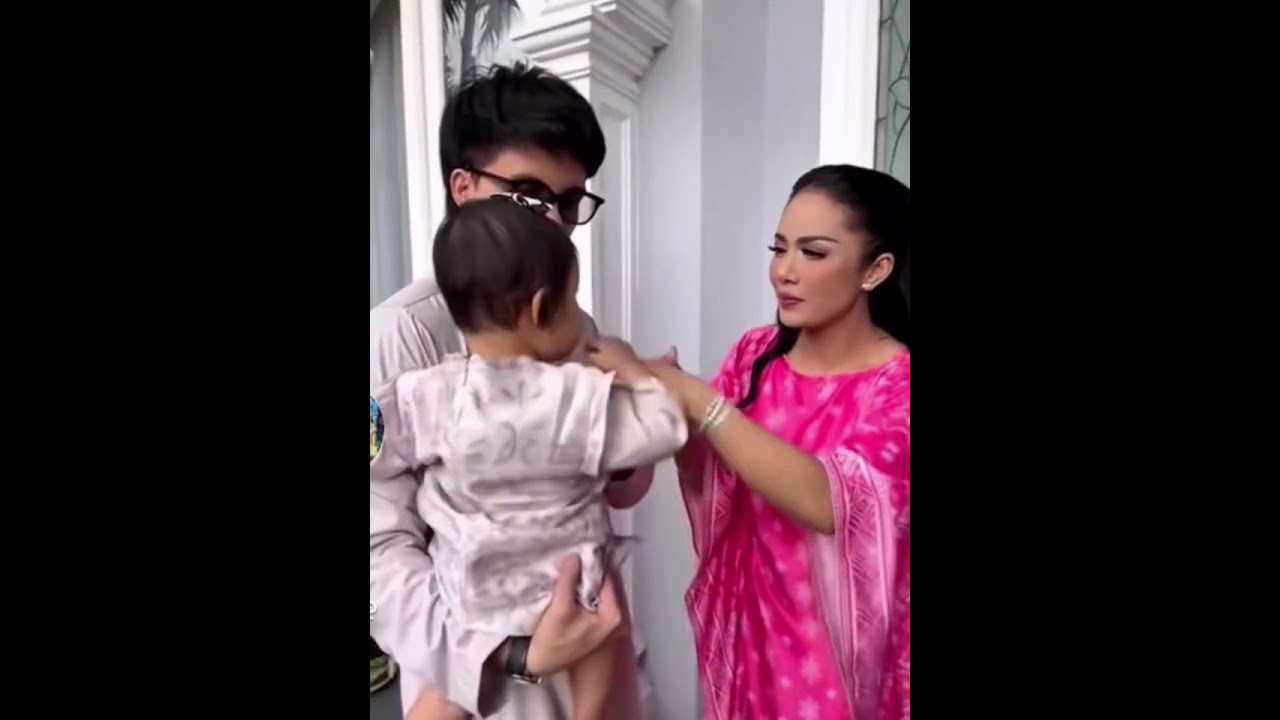 BUKA PUASA DIRUMAH GEMMI KD‼️KAKAK AMEENA DIAM DIAM MOKEL