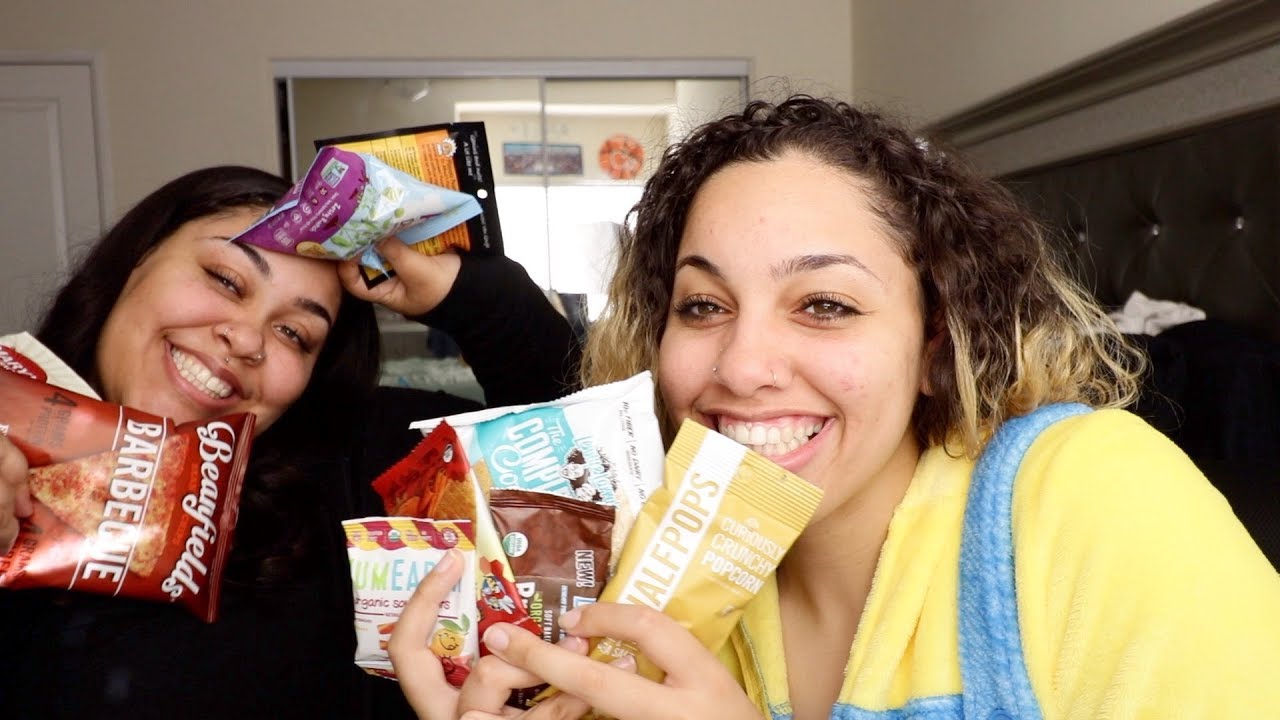 Americans Try Extreme Snacks From Around The World! HILARIOUS  | Perkyy and Honeeybee