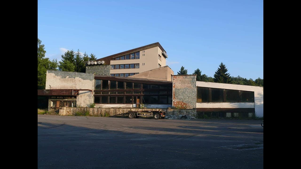URBEX - Opuštěný hotel ve východních čechách (policie) / Abandoned hotel /