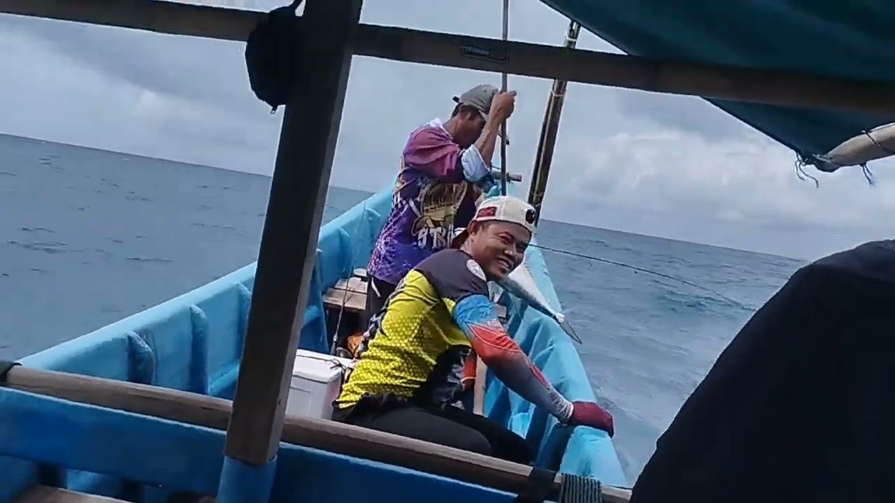 BERTUBI TUBI STREK AUTO FULL BOX. MANCING SEBENTAR DI KEJAR BADAI.....FULL STREK AUTO SENYUM