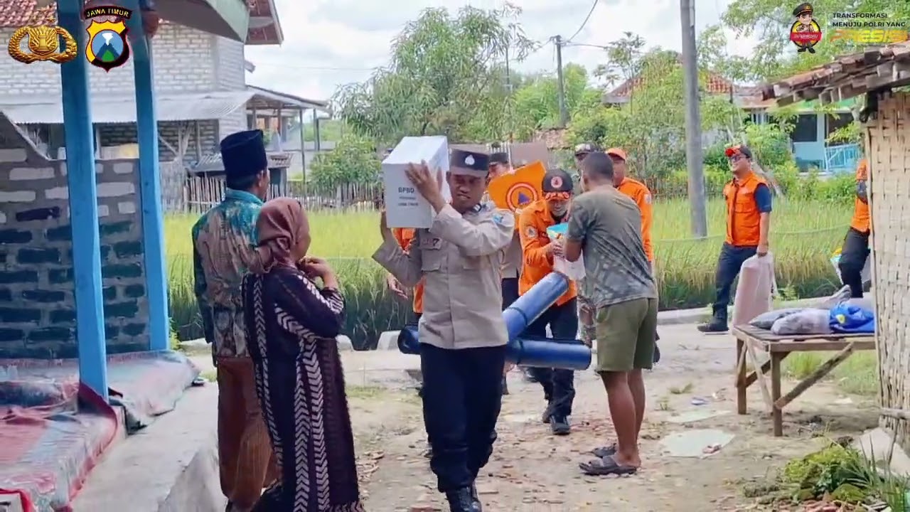 Polsek Torjun Mendampingi BPBD Kab. Sampang Memberikan Bantuan Kepada Korban Anak Tenggelam