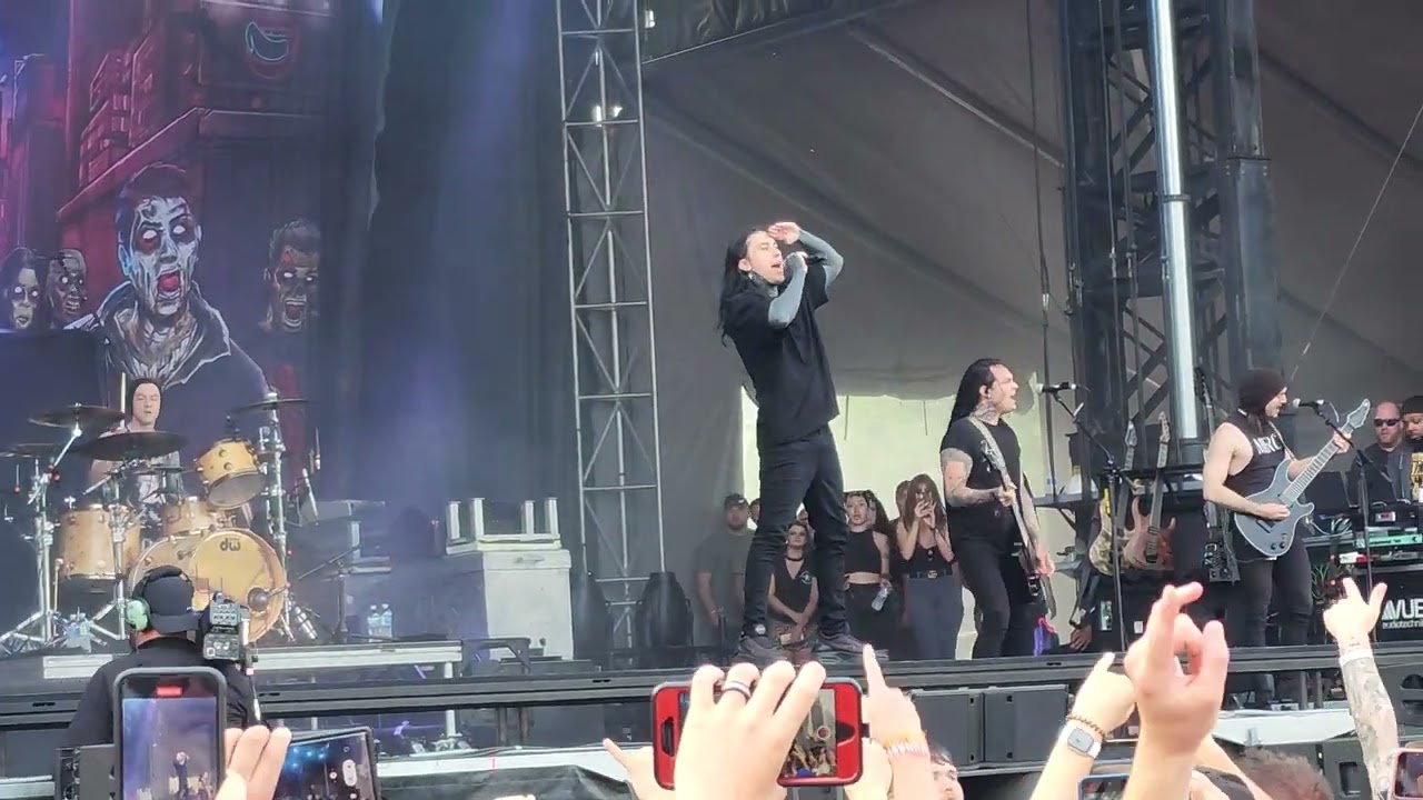 Falling in Reverse (ZOMBIFIED) Mansfield 7-16-22