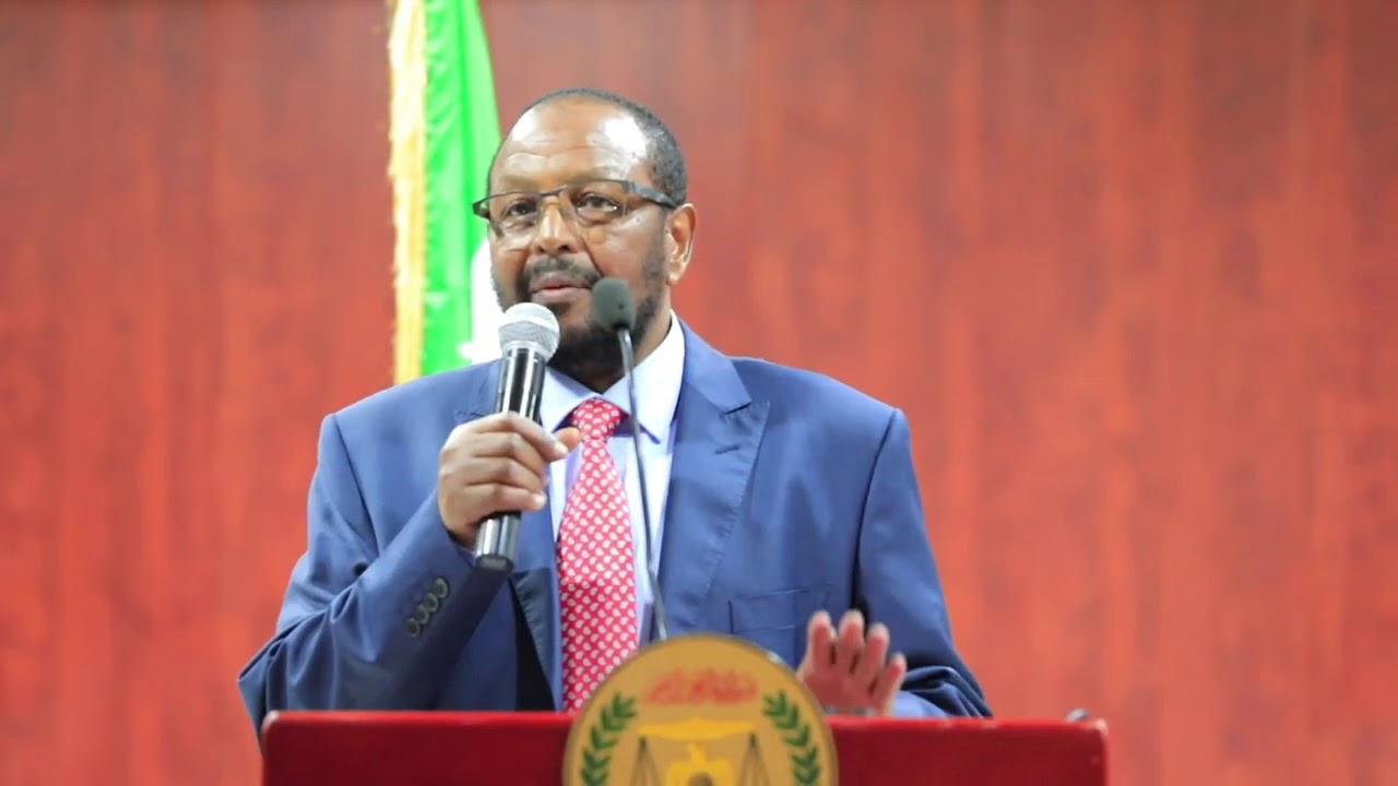 Mujaahid Axmed Mire oo si qiiro leh uga hadlay Xuska Duuliye Axmed dheere