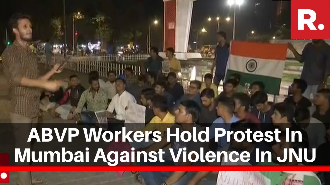 ABVP Workers Hold Protest In Mumbai against violence In JNU
