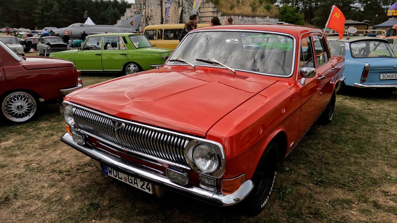 Soviet - Russia GAZ-24 "Volga" | Exterior and Interior Walkaround