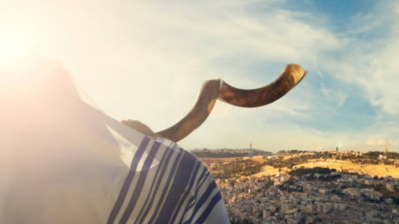 Rosh Hashanah - A Time of Light | Rabbi Yehoshua Liff
